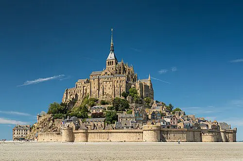 Le Mont-Saint-Michel en fin de journée.